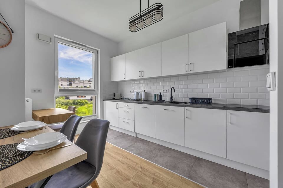 Apartment for 4 persons near Airport | Book Now with RENTUJEMY.COM