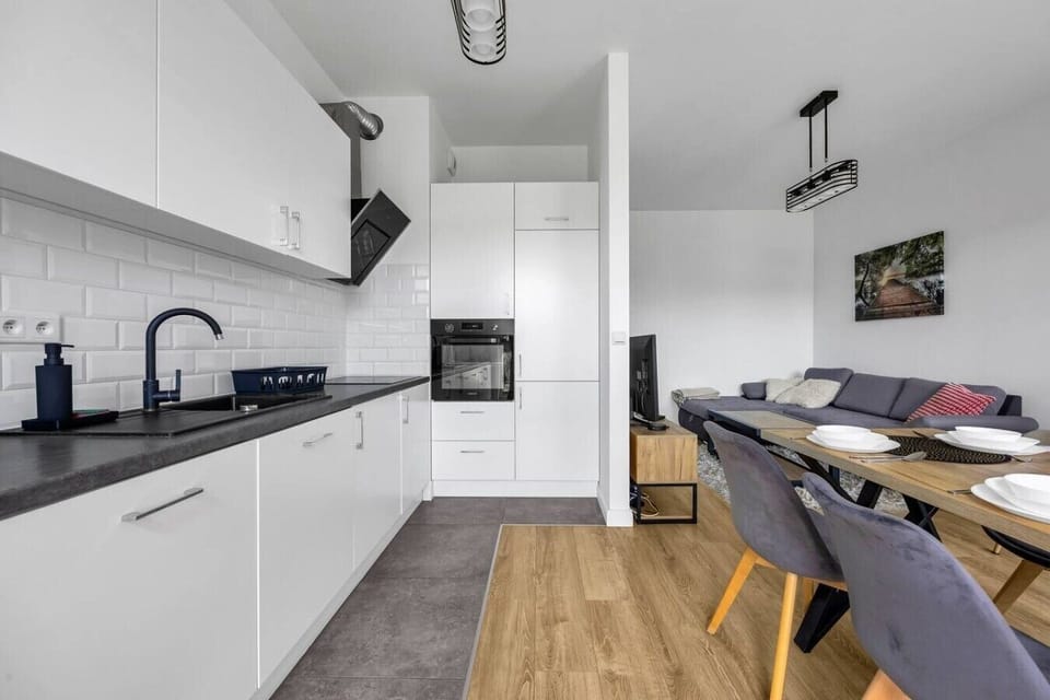 Apartment for 4 persons near Airport | Book Now with RENTUJEMY.COM
