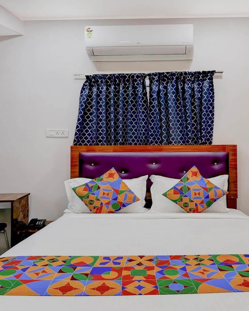 Standard Double Room, City View | Desk, laptop workspace
