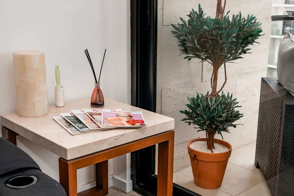 Thoughtful interior details and natural touches that make the apartment feel warm, modern, and inviting.