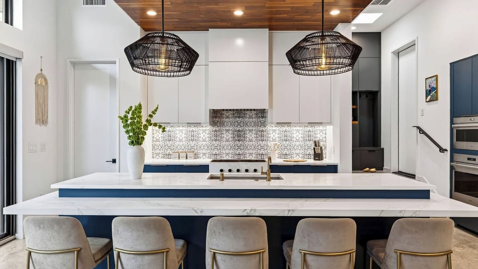 House (5 Bedrooms) | Interior
