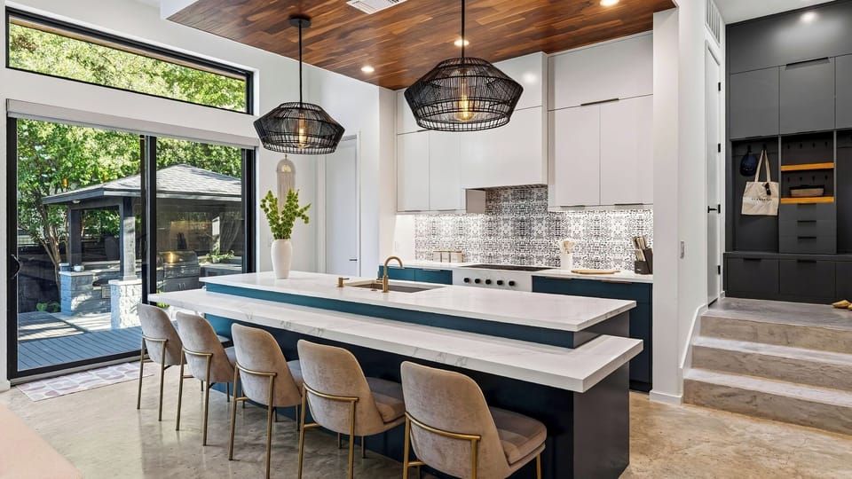 House (5 Bedrooms) | Interior