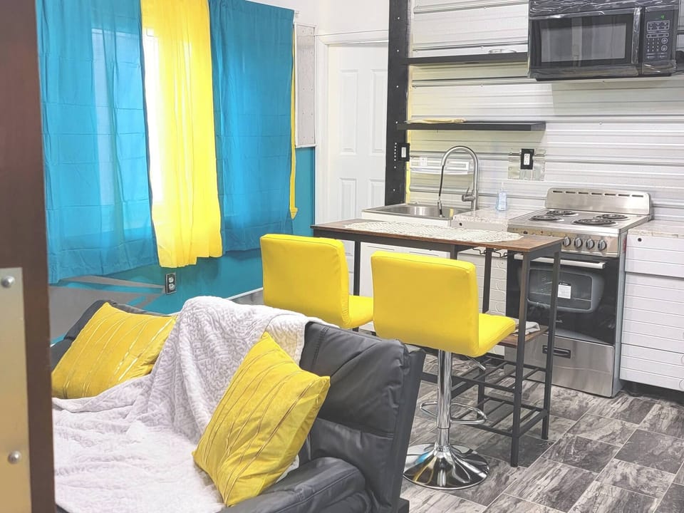 Apartment, 1 Bedroom, Smoking, Fireplace | Interior