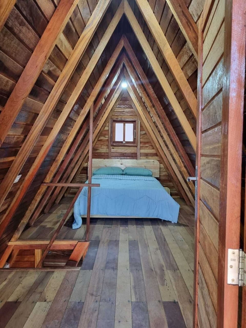 Classic Chalet, Patio, Mountain View | WiFi (free)