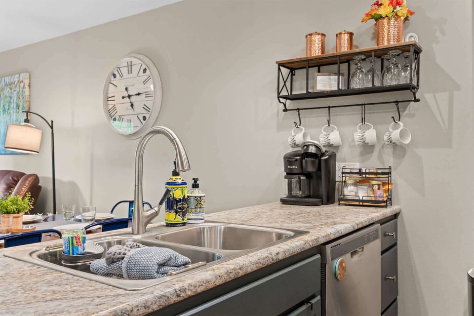 The open kitchen is well equipped for an unforgettable getaway​