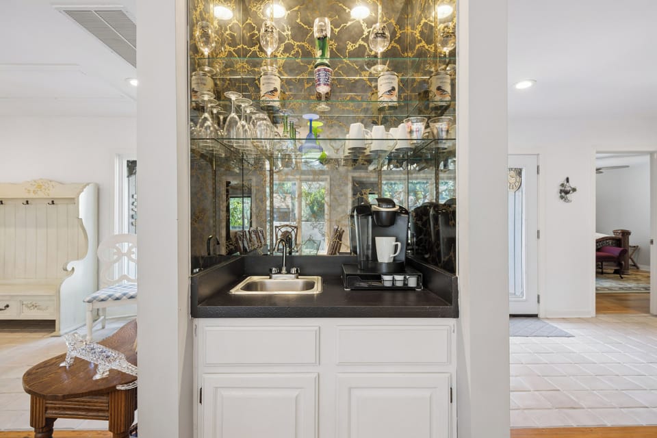 Wet bar with Keurig 