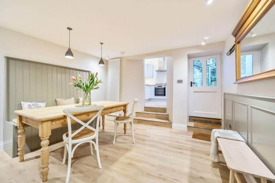 The Kitchen and dining area 