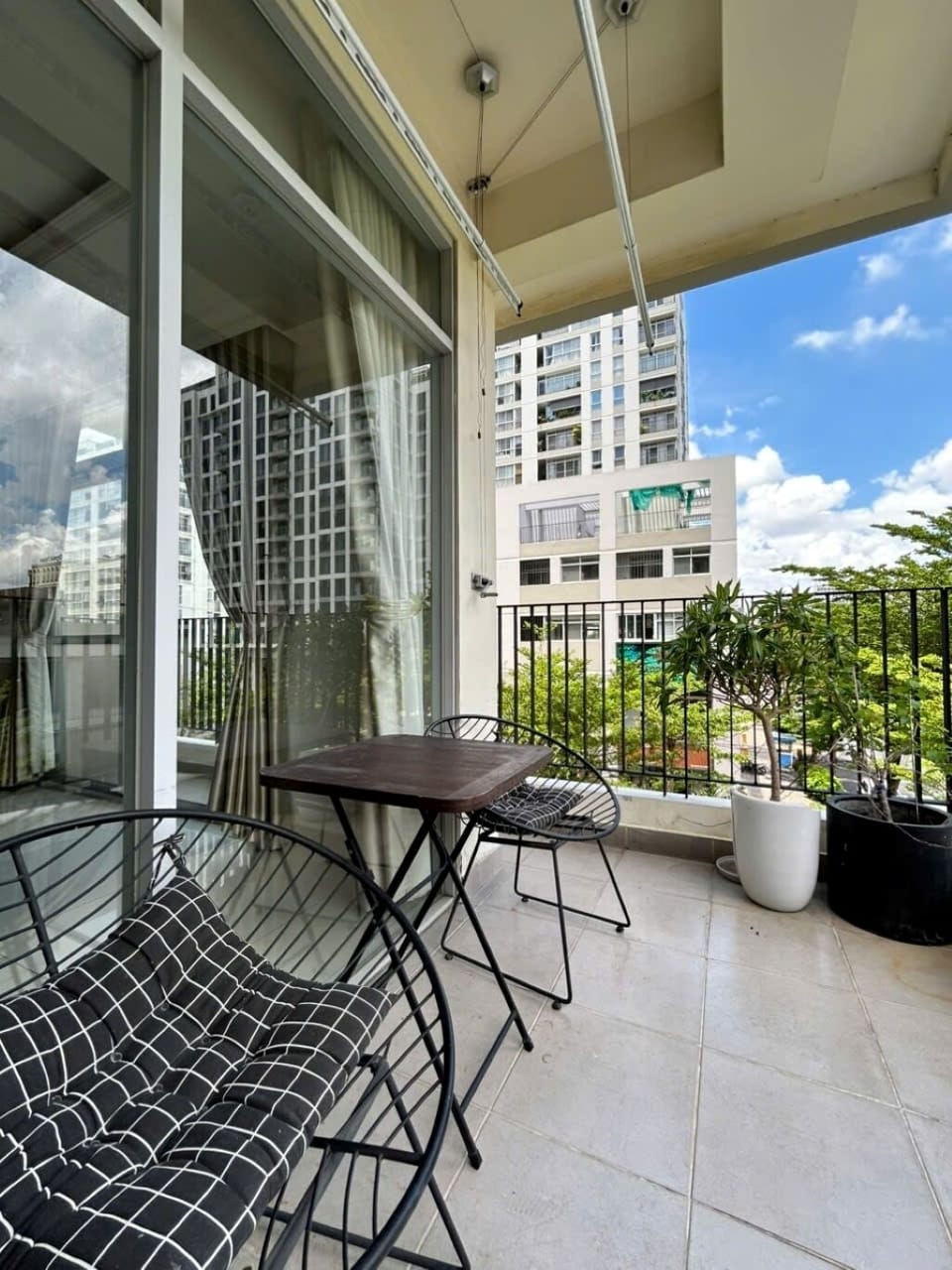Deluxe Duplex, City View | Balcony