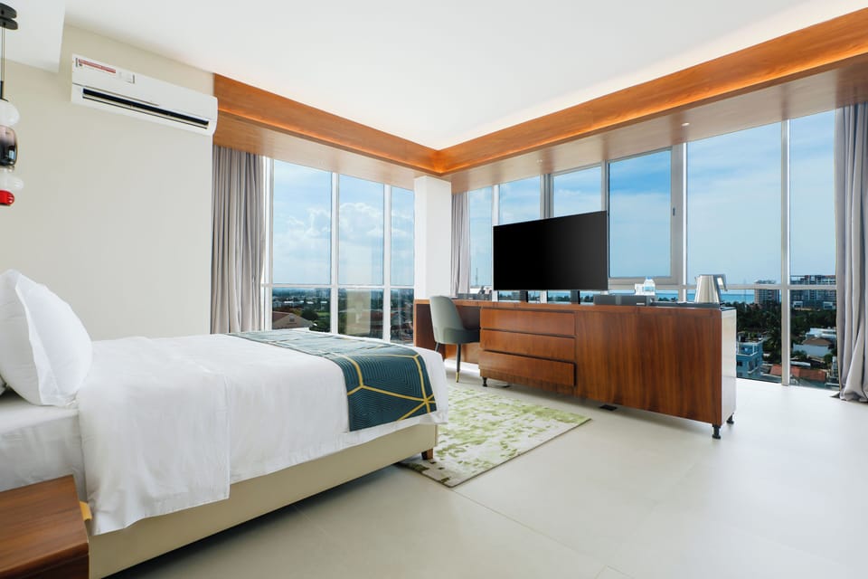 Deluxe Double Room, Partial Sea View | In-room safe, blackout drapes, WiFi (free)
