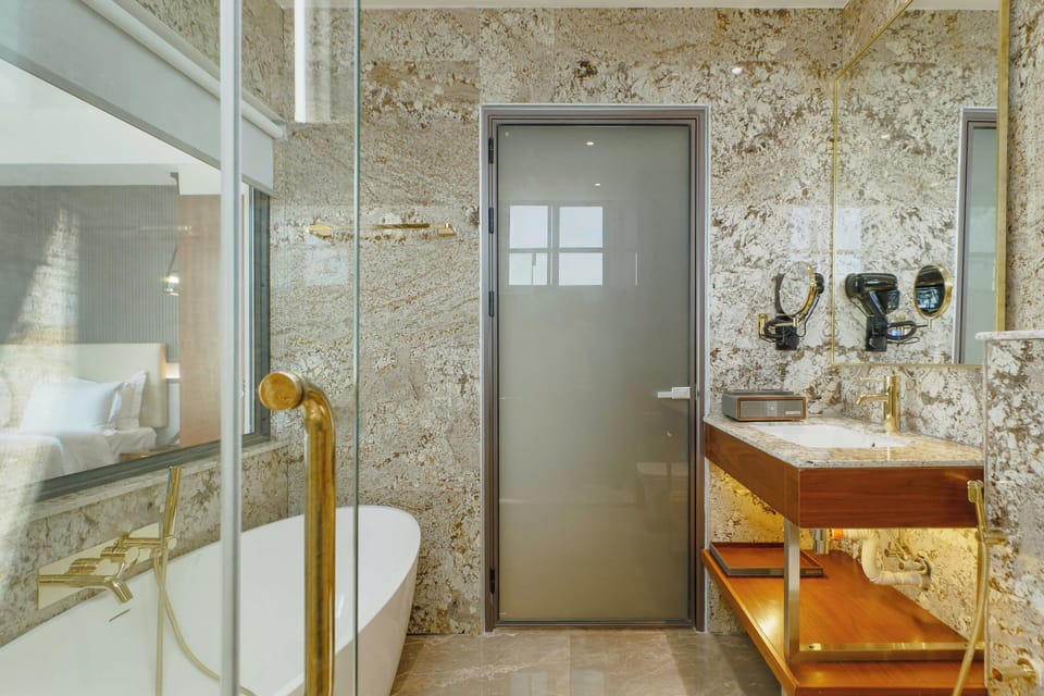 Superior Suite, Balcony, Partial Sea View | Bathroom