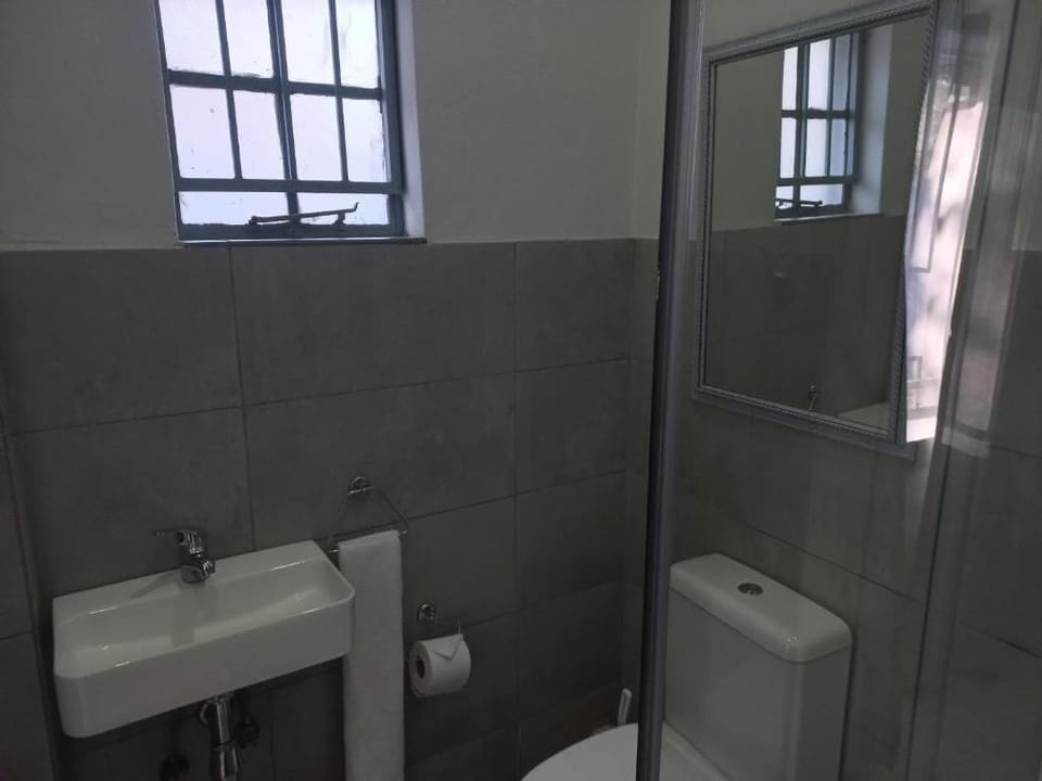 Deluxe Double Room, Garden View | Bathroom | Shower, towels, soap, toilet paper