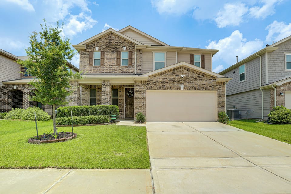 Exterior | 2-Story Home