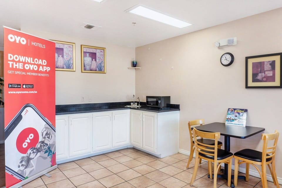 Entrance / Reception