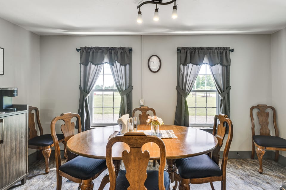 Dining Room | Dishware/Flatware