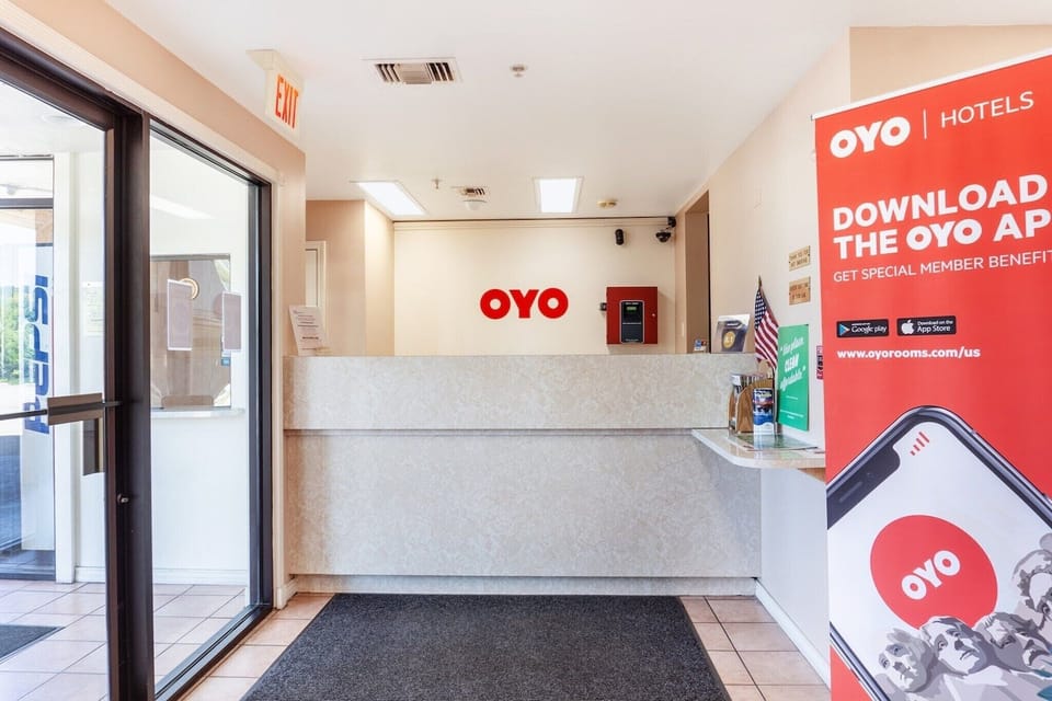 Entrance / Reception