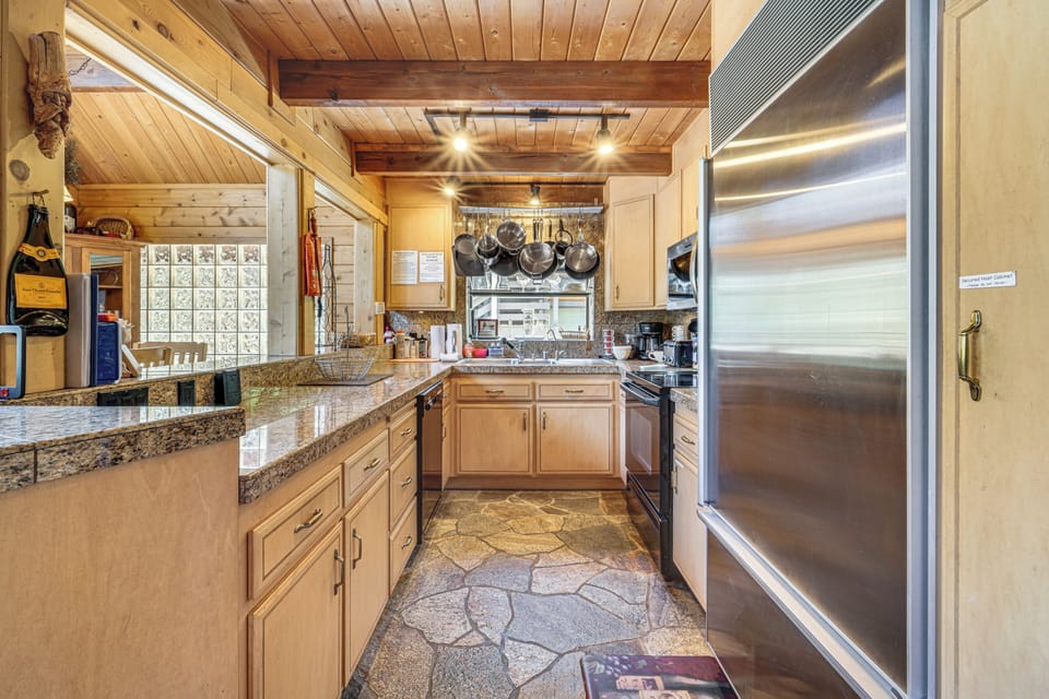 Kitchen | 2nd Floor