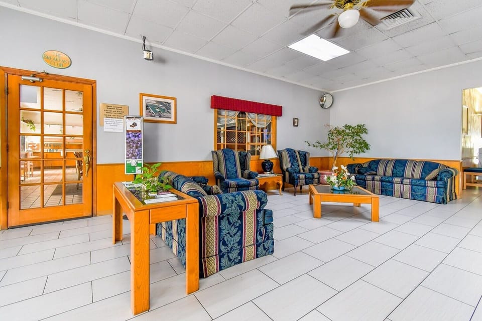 Entrance / Reception