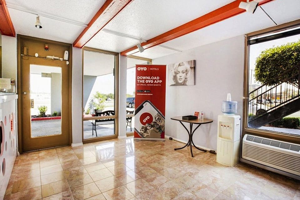 Entrance / Reception