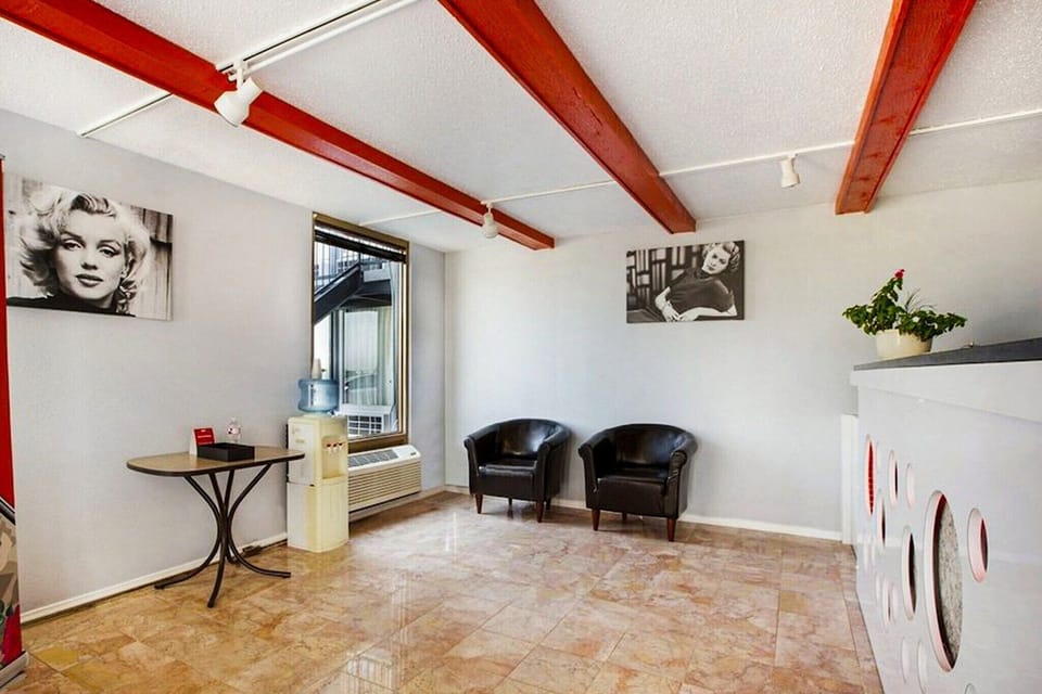 Entrance / Reception