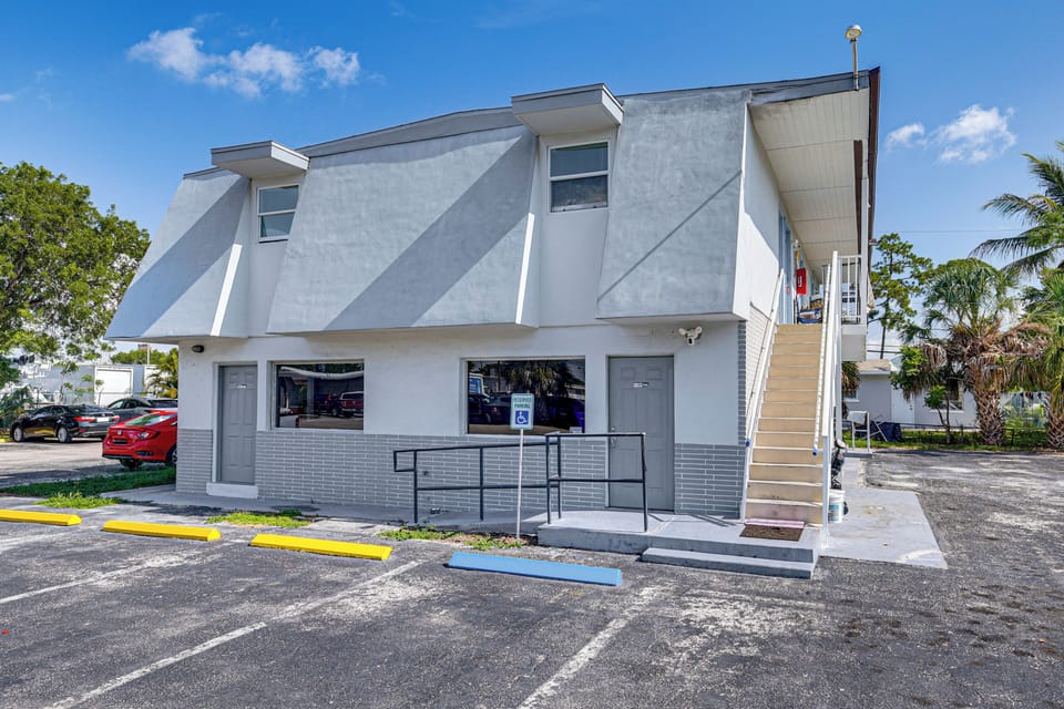 Exterior | Driveway (4 Vehicles)