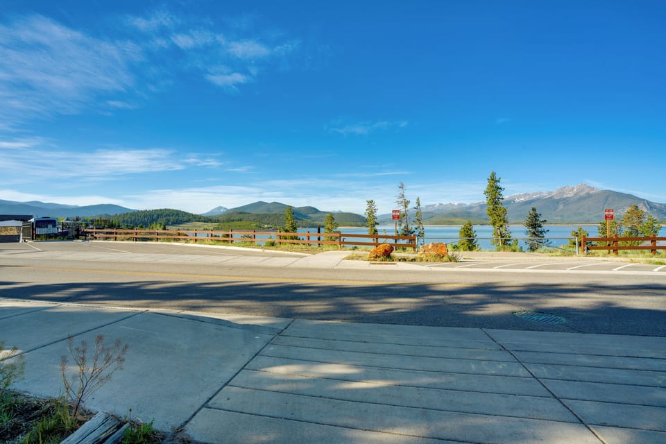 Timberline | Walk to Lake & Trails