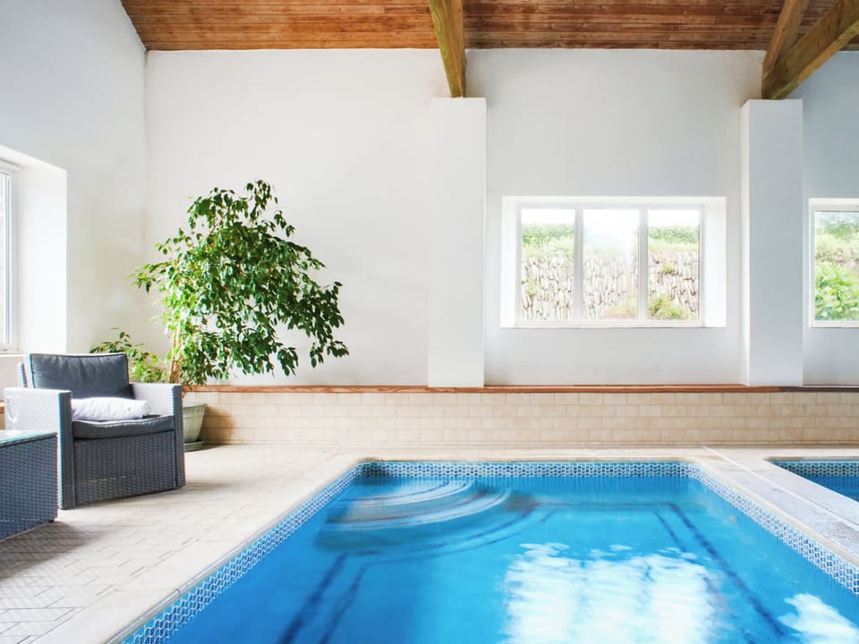 Swimming pool | Byre - North Hill Cottages, Barnstaple