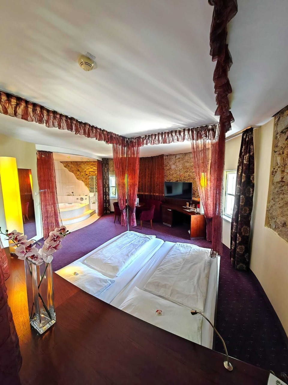 Turm Suite | Minibar, in-room safe, desk, blackout drapes