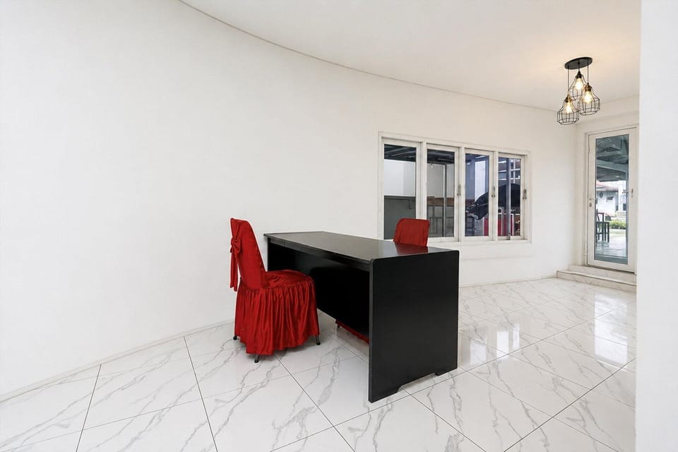 Entrance / Reception
