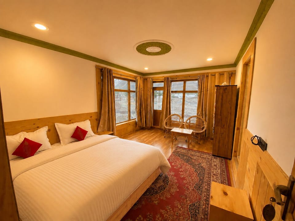 Double Room, Balcony, Mountain View | WiFi (free)