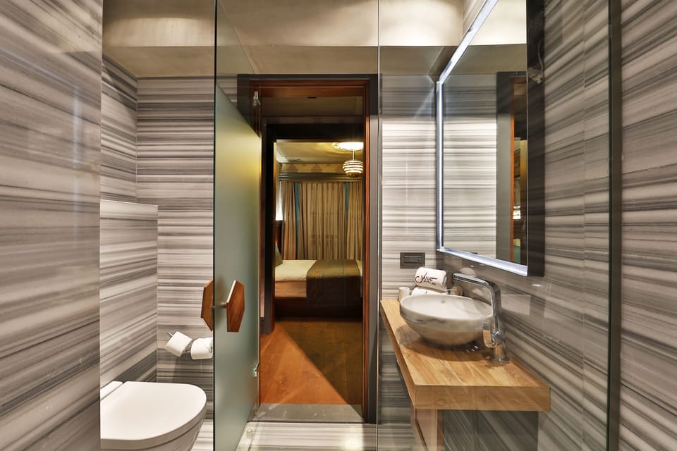 Shower, free toiletries, hair dryer, bathrobes