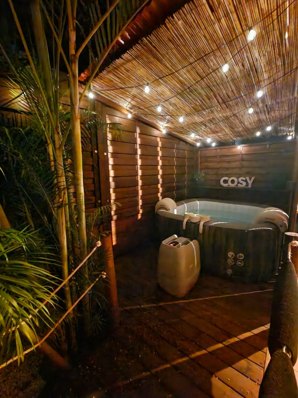 Indoor spa tub
