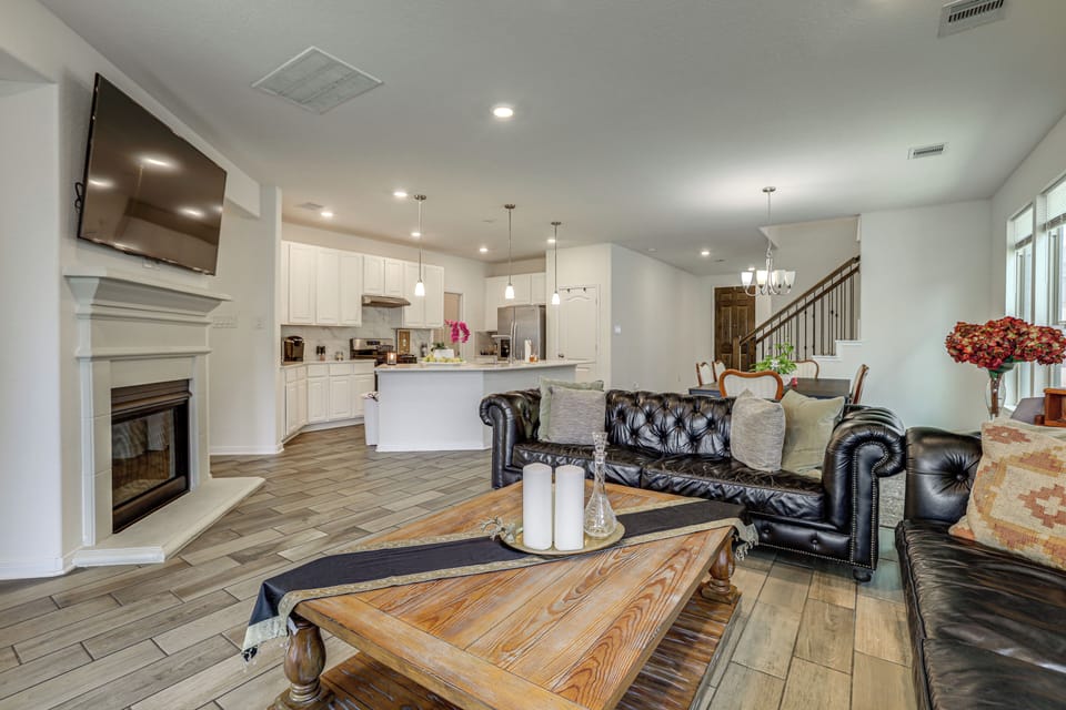 House (5 Bedrooms) | Front of property