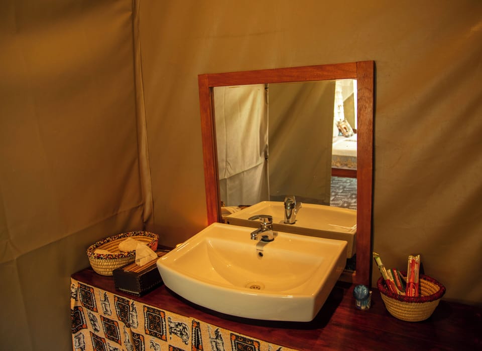 Double or Twin Room, Mountain View | Bathroom | Hydromassage showerhead, hair dryer, slippers, bidet
