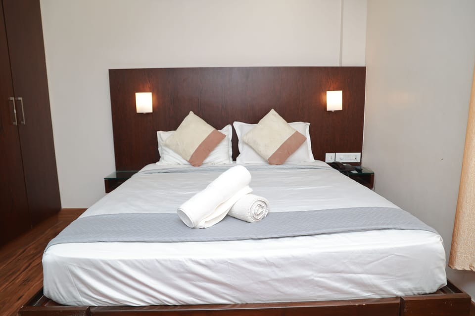 In-room safe, desk, laptop workspace, WiFi (free)
