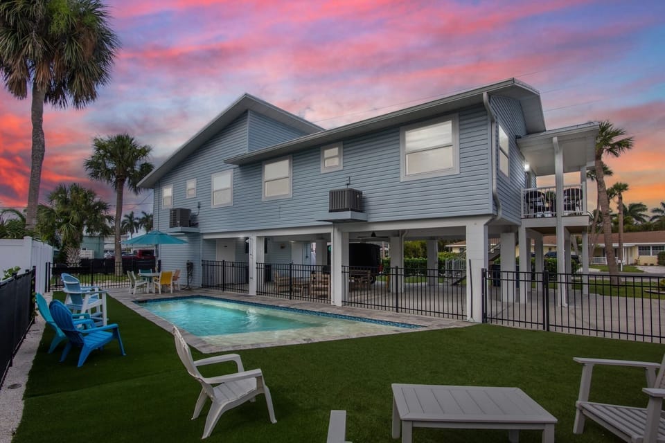 MI Island Time by Anna Maria Island Accommodations