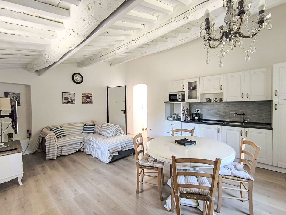 Furniture, Interior Design, Flooring, Wall, Floor, Wood, Ceiling, Room, Chair, Table
