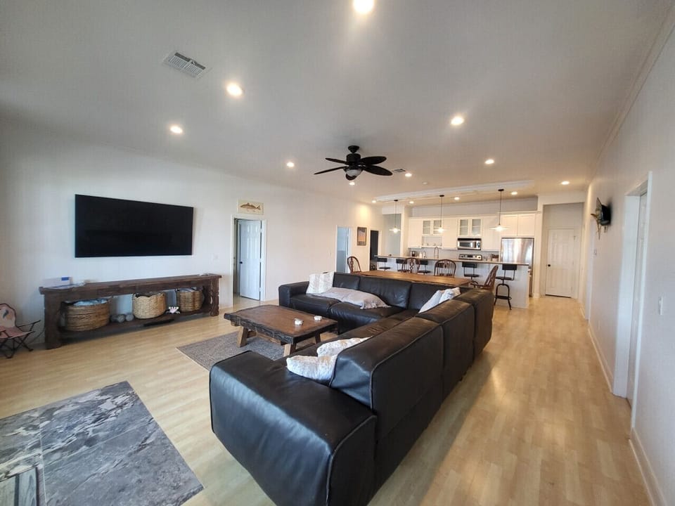 Achilles Casa - living room