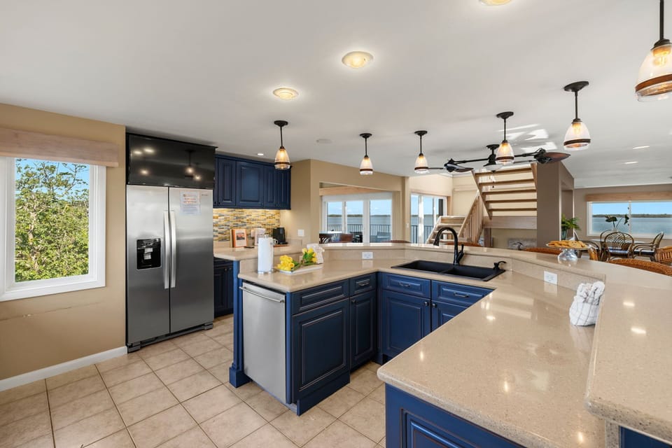 Elegant open concept kitchen