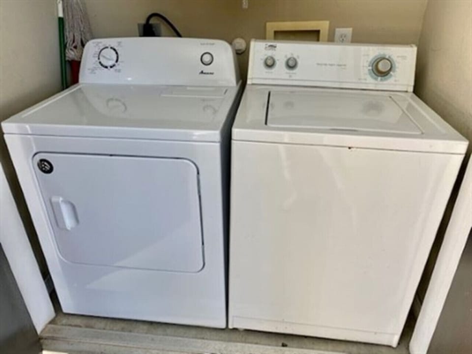 POC House - laundry
