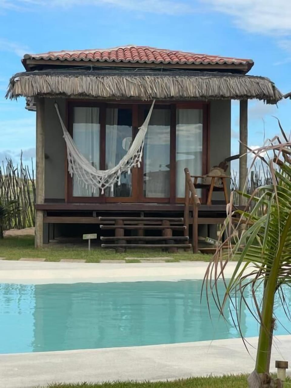 2 outdoor pools