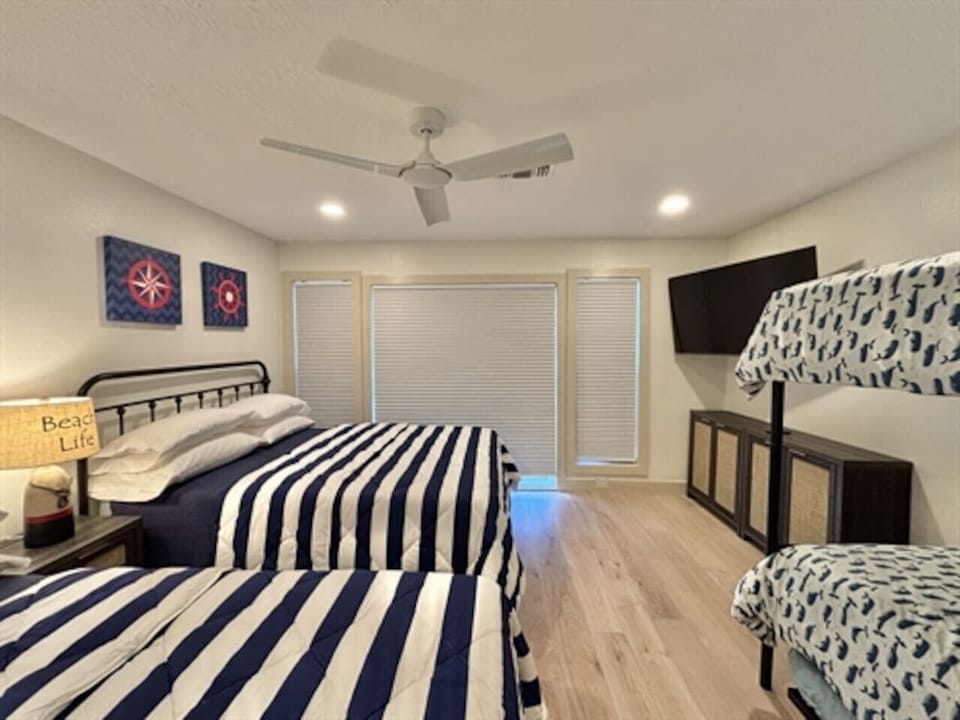 PC #7 - bedroom 3 with TV
