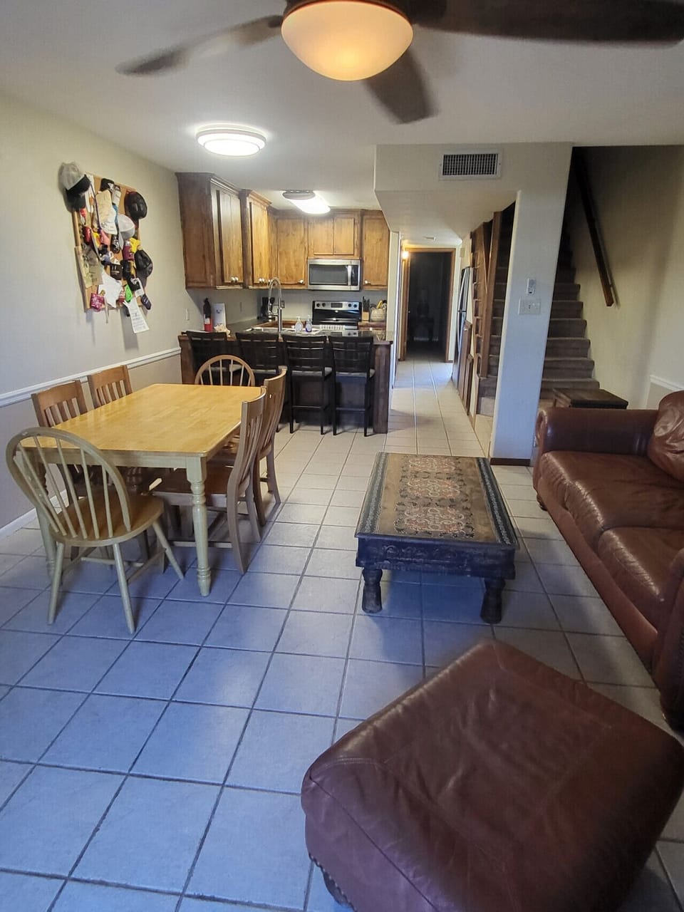 Pirates Cove #1 - living & dining area (3)