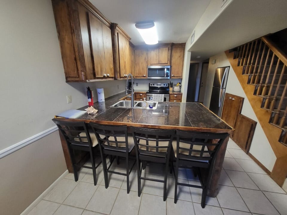 Pirates Cove #1 - kitchen area