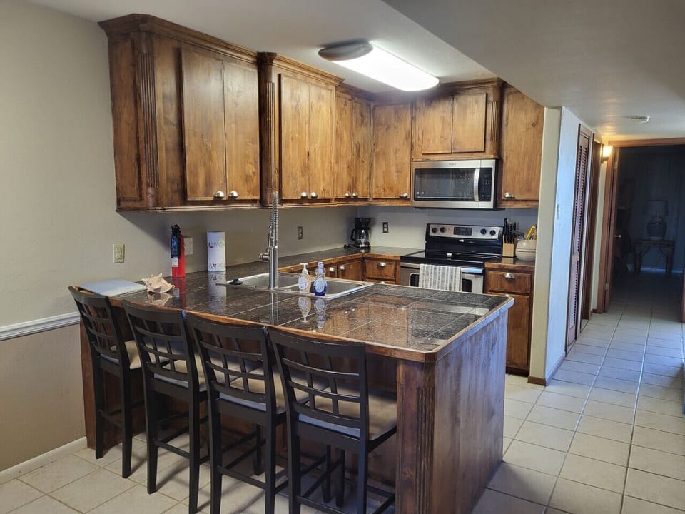Pirates Cove #1 - kitchen area (2)