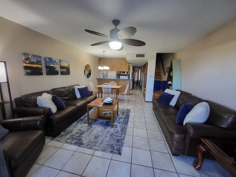 Pirates Cove #3 - living room (2)