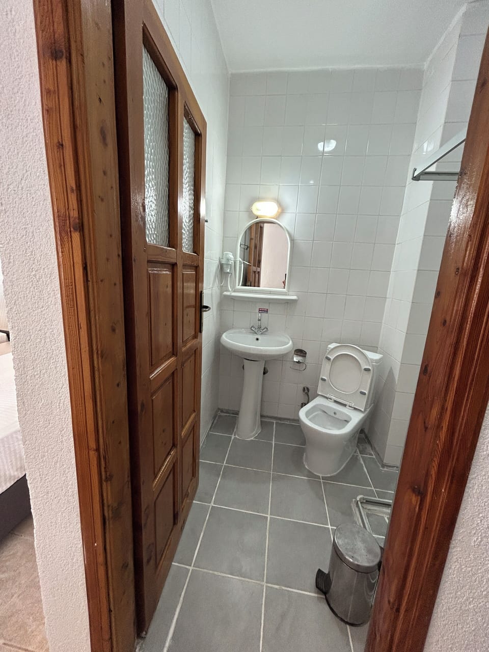 Twin Room, Balcony, Garden View | Bathroom | Shower, rainfall showerhead, hair dryer, bidet