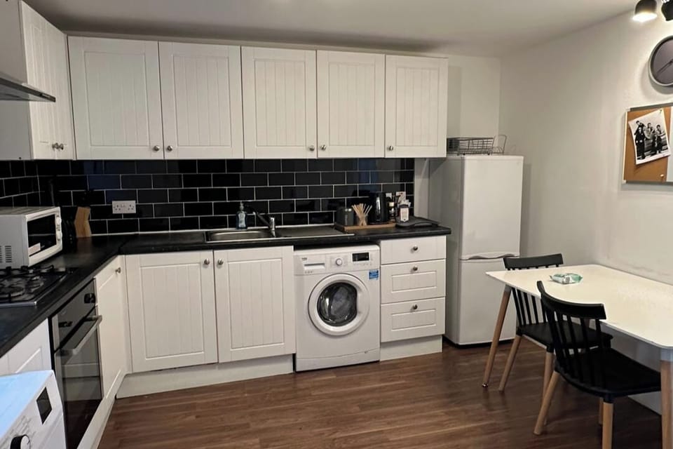 Fridge, microwave, oven