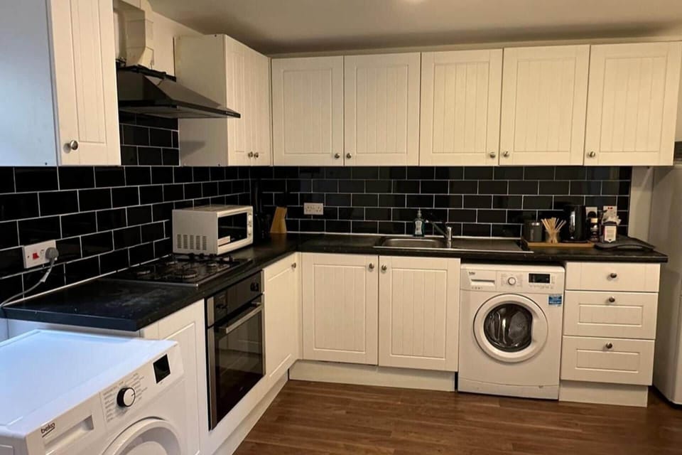 Fridge, microwave, oven
