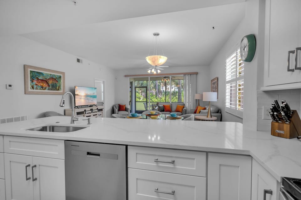 Main Room/Kitchen
