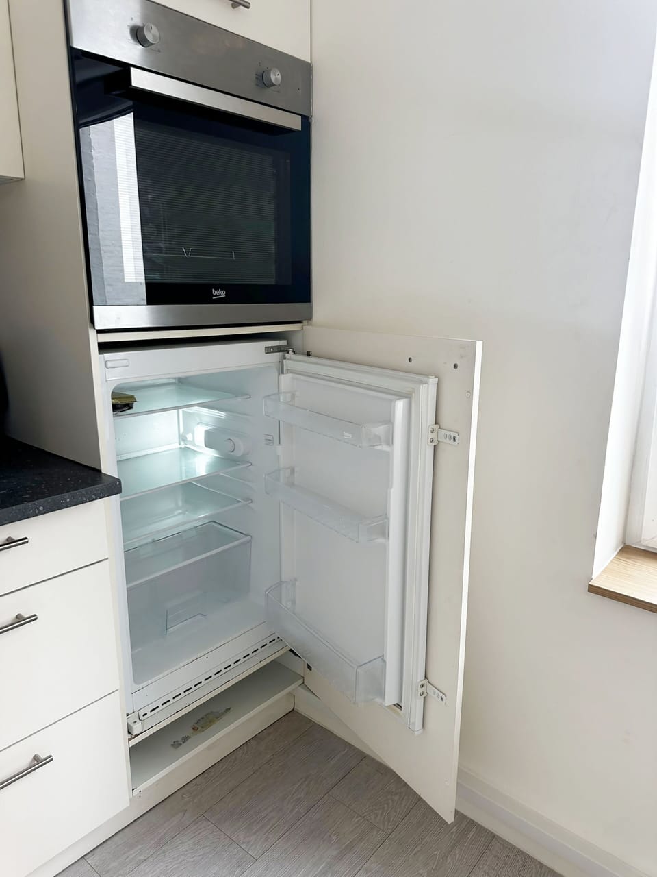 Basic Apartment | Private kitchen | Fridge, microwave, oven, stovetop